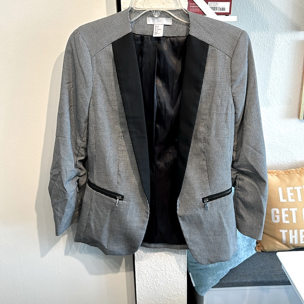 Gorgeous Houndstooth Blazer